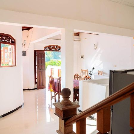 Surfing Guest House Matara Esterno foto