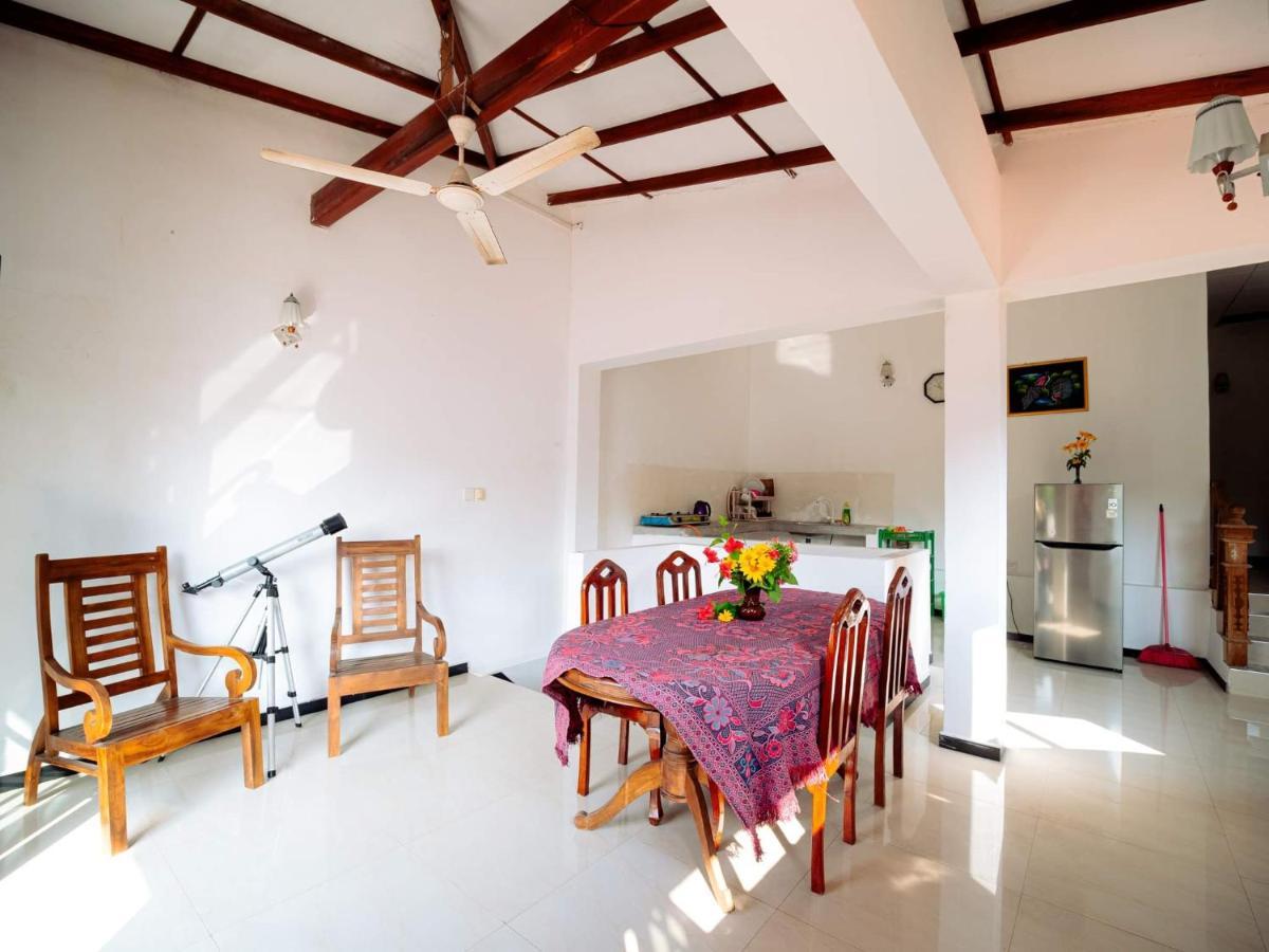 Surfing Guest House Matara Esterno foto