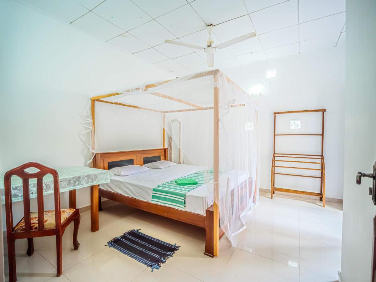 Surfing Guest House Matara Esterno foto