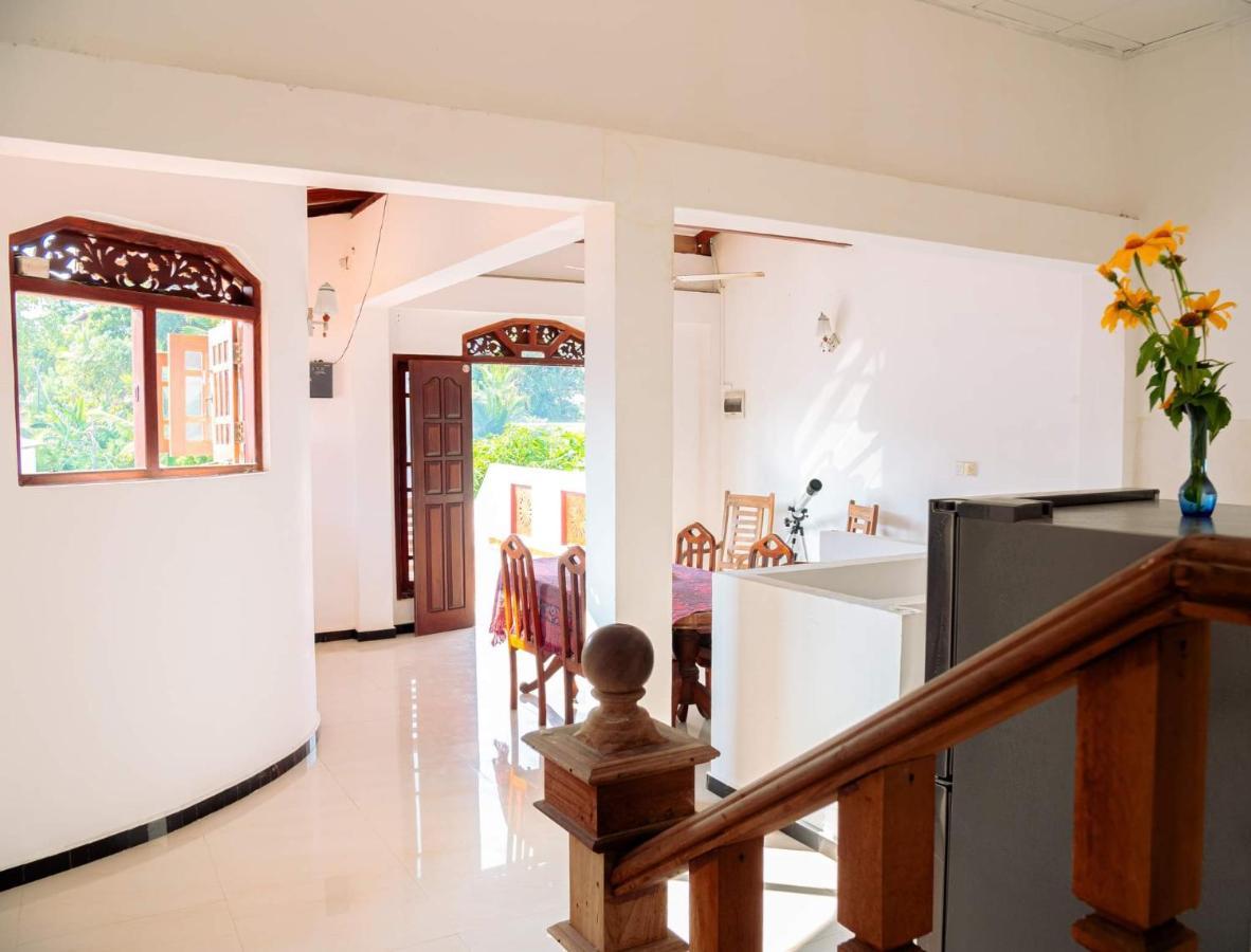 Surfing Guest House Matara Esterno foto