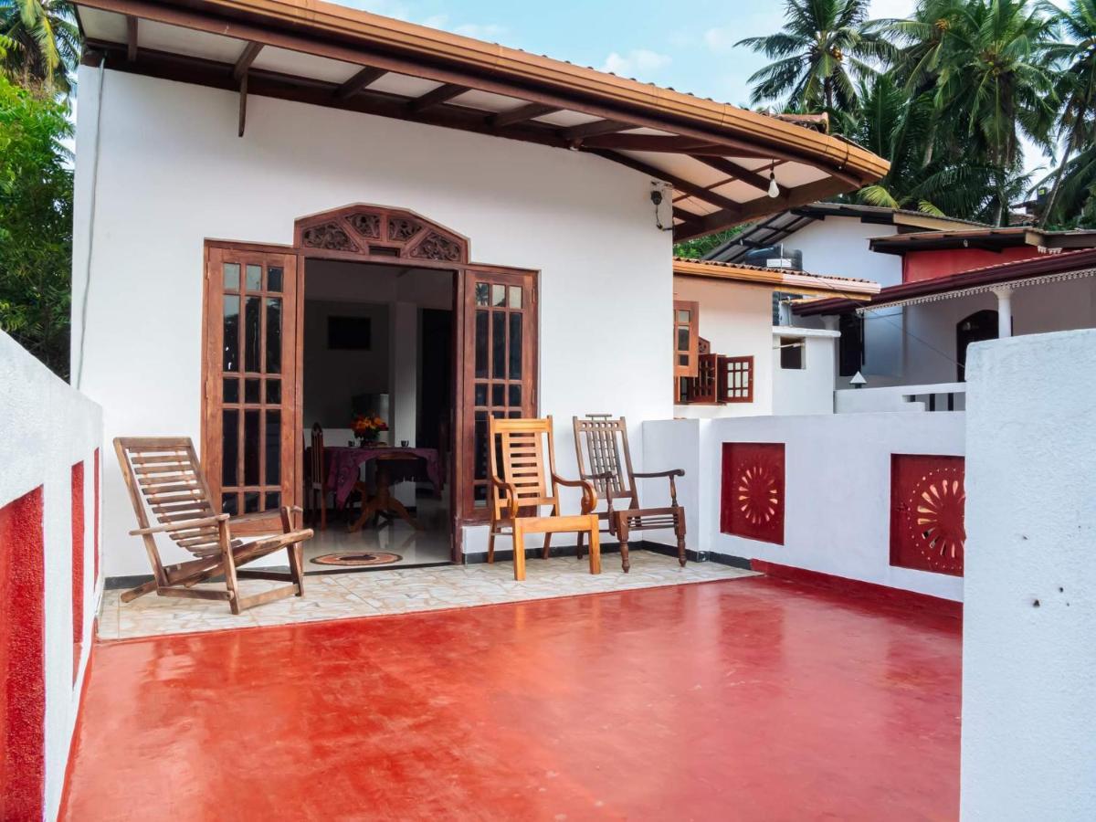 Surfing Guest House Matara Esterno foto