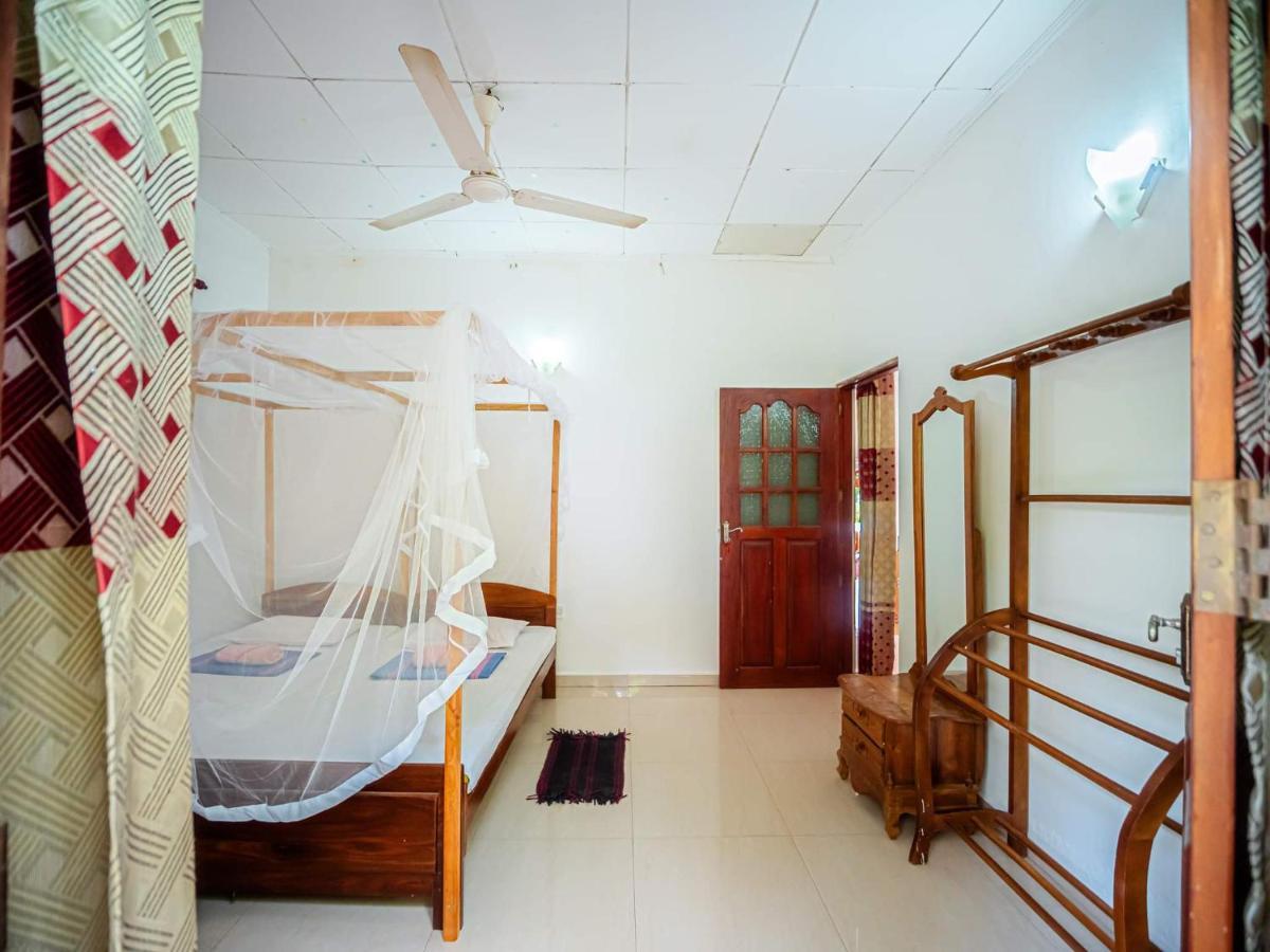 Surfing Guest House Matara Esterno foto