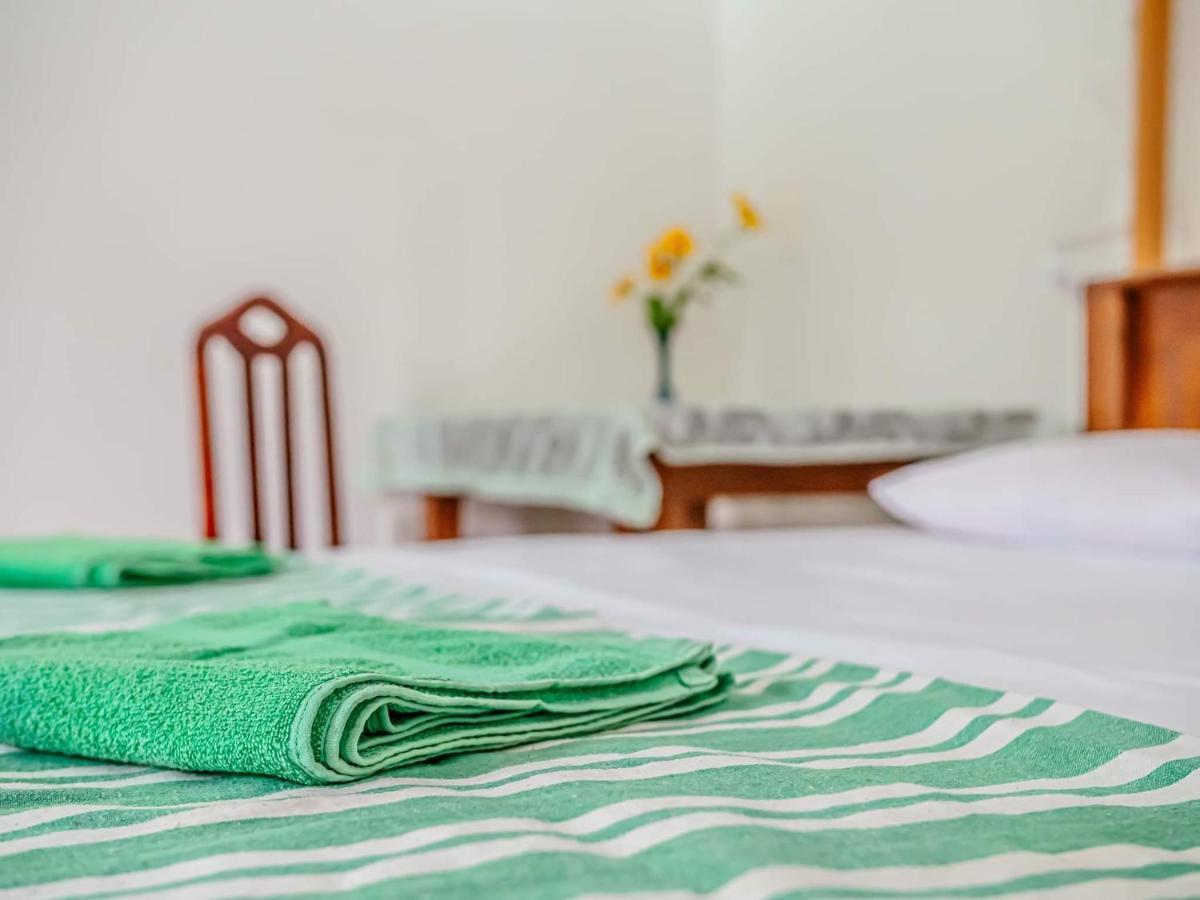 Surfing Guest House Matara Esterno foto
