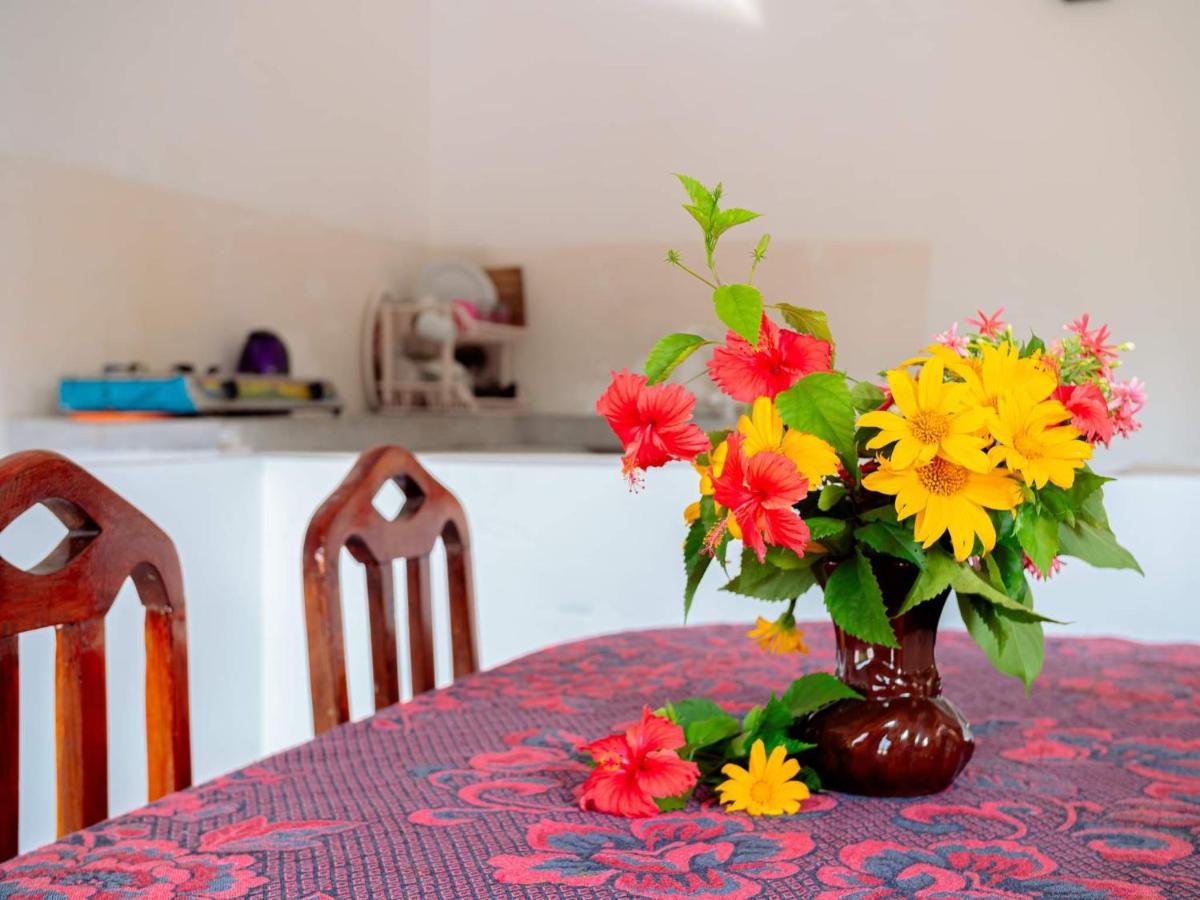 Surfing Guest House Matara Esterno foto