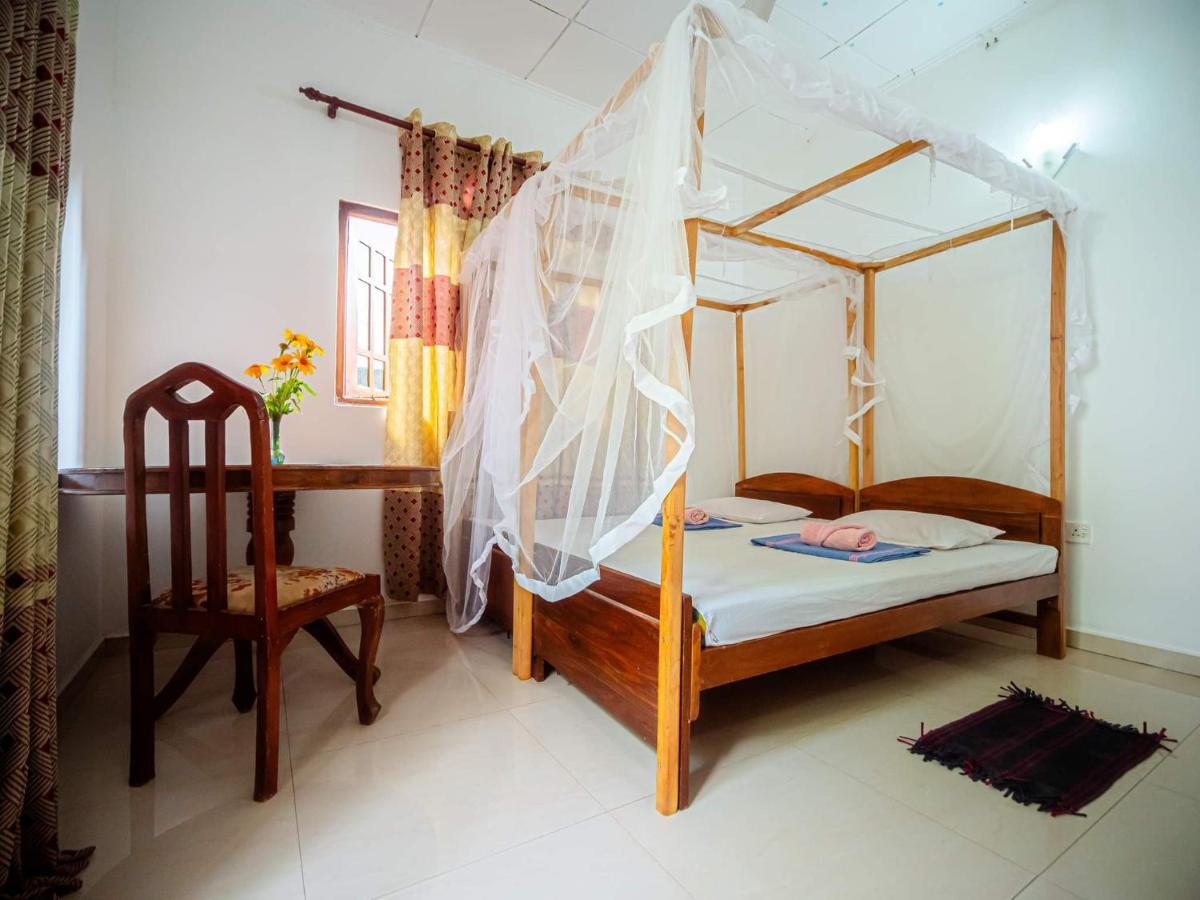Surfing Guest House Matara Esterno foto